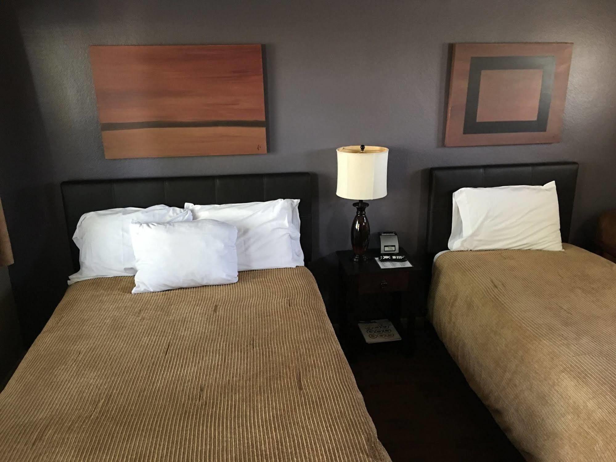 Alma The Triangle Motel מראה חיצוני תמונה